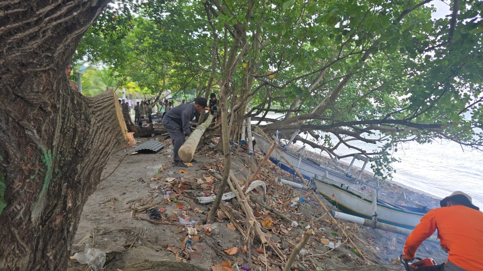 Langkah Nyata Pemkab Lobar Menata Pantai Senggigi, Ratusan Perahu Nelayan Berhasil Direlokasi