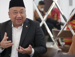 Hendak Roboh Lalu Hadrian Irfani Akan Kawal Perbaikan SMA 1 Gunungsari