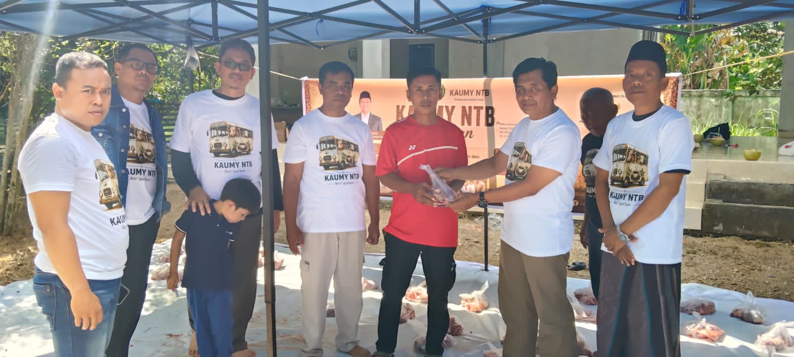 KAUMY NTB Berqurban, Salurkan Daging Kurban ke Enam Desa di Pulau Lombok