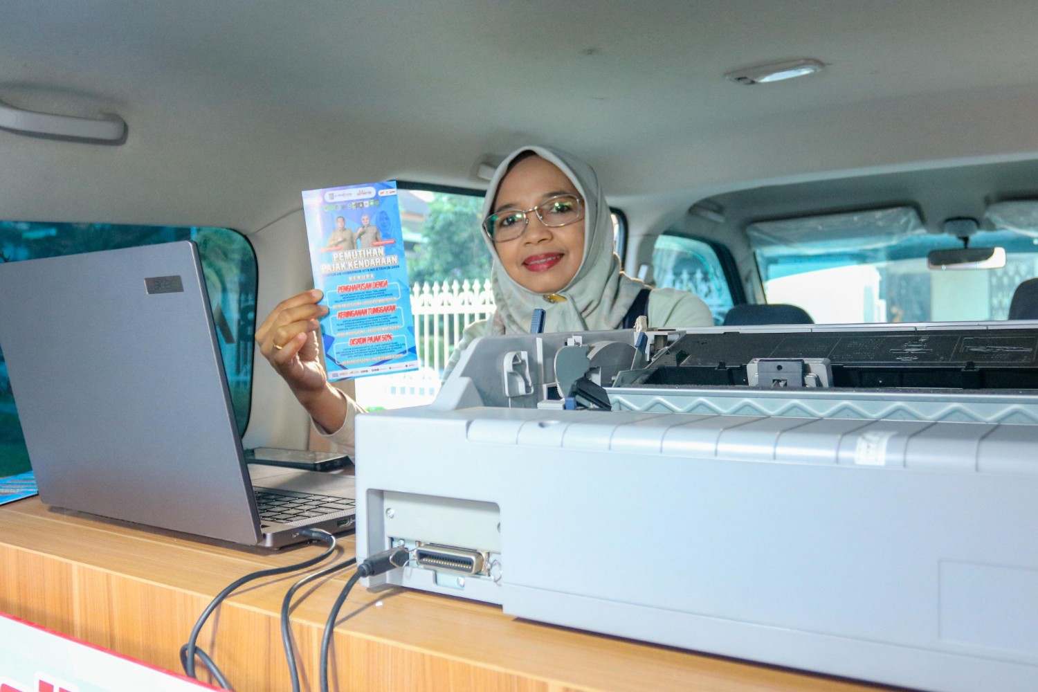 Iqbal-Dinda Kembali Bikin Kejutan! Tunggakan Pajak Kendaraan Bertahun-tahun Dihapus, Plat Luar Daerah Dapat Diskon 50 Persen dan Berpeluang Raih Emas
