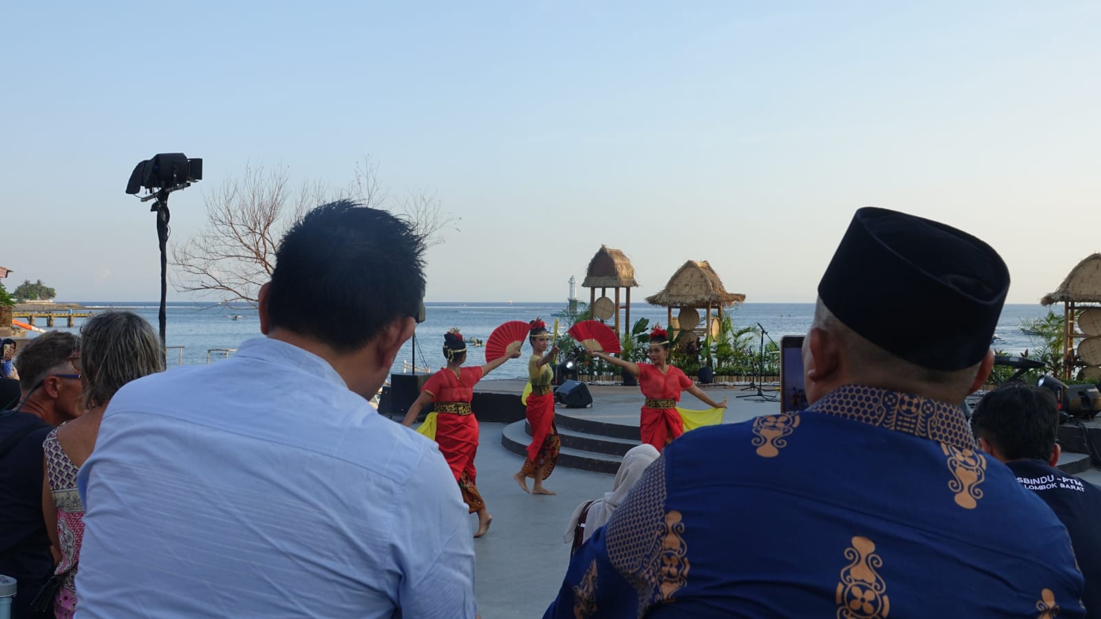 Dimulai, Setiap Akhir Pekan, Pekan Kesenian Ramaikan Senggigi