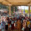 Warga Desa Lingkar Bendungan Meninting Peroleh Bantuan Sembako Presiden