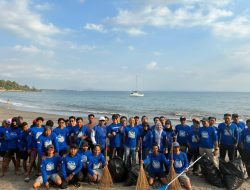 Gerakan Langit Biru Indonesia Asri, DPC Demokrat Lobar Gelar Aksi Bersih Pantai Batu Bolong