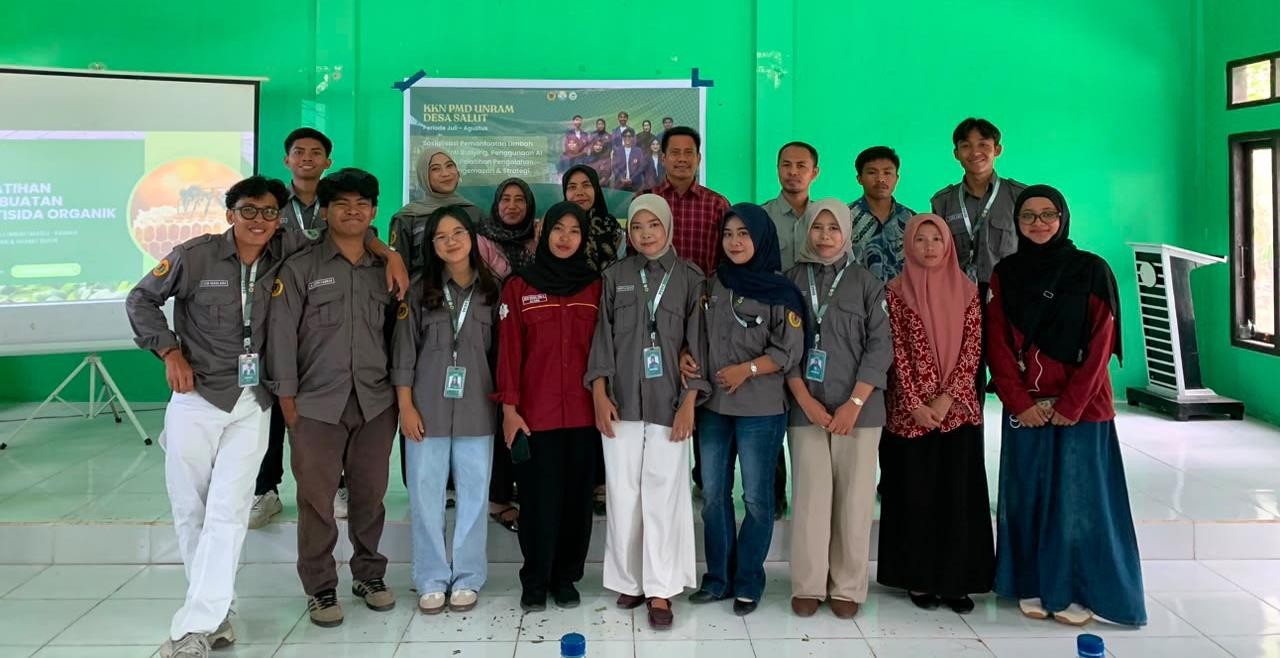 KKN-PMD Unram Sulap Limbah Sarang Madu Jadi Pestisida Nabati di Desa Salut Sebagai Solusi Lingkungan Dan Pertanian Ramah Lingkungan