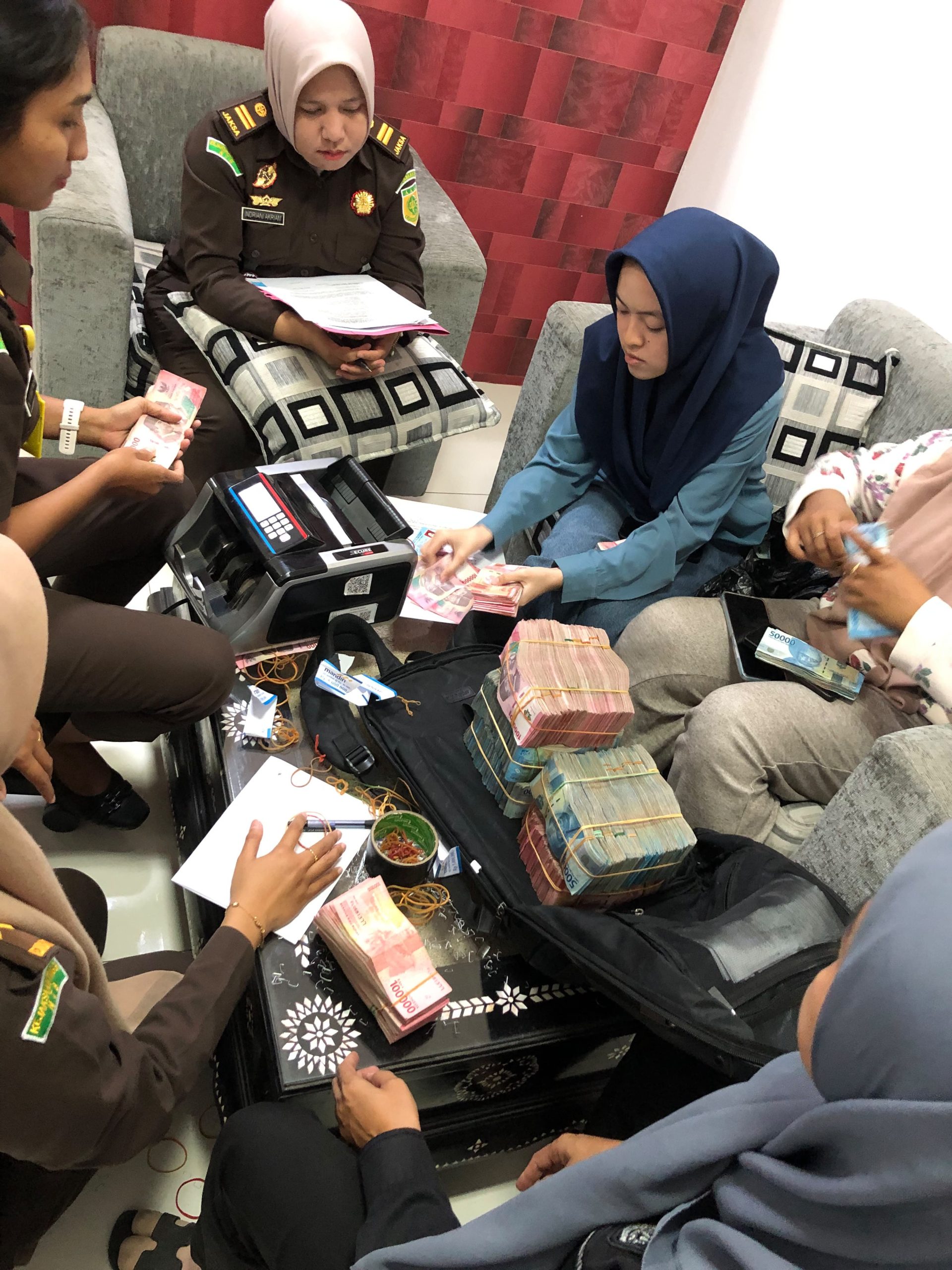 Kejari Mataram Terima Uang Pengganti Rp452 Juta dari Terpidana Korupsi Bansos Pokir Lobar