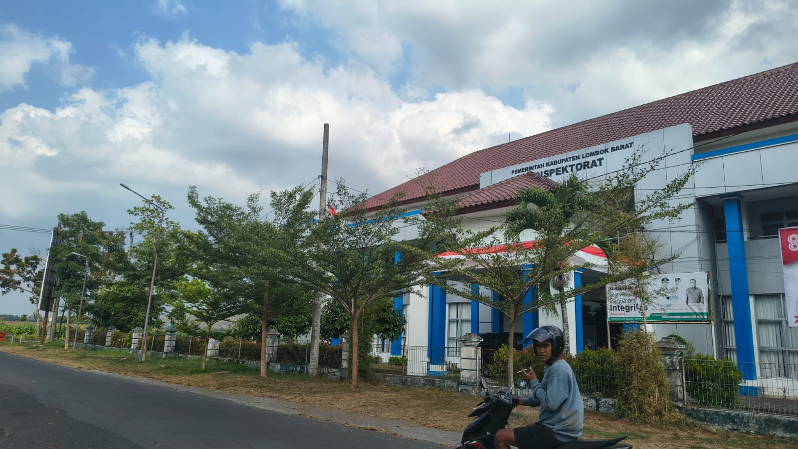 Warga Senggigi Datangi Inspektorat, Pemdes Senggigi Masih Tunggak Pengembalian Kerugian Negara