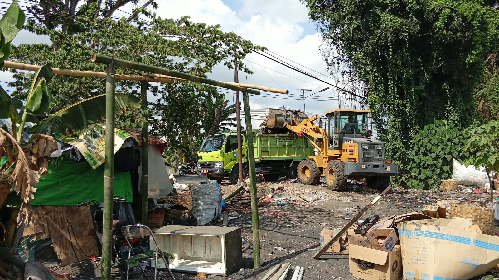 Pj Sekda Tinjau Penanganan Sampah TPS Pelowok, Ajak Masyarakat Pilah Sampah dari Rumah